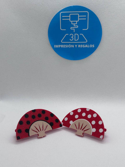 Accesorio cuelga abanicos en impresión 3D con diseño de lunares multicolor, ideal para ferias andaluzas, romerías y fiestas populares en España.