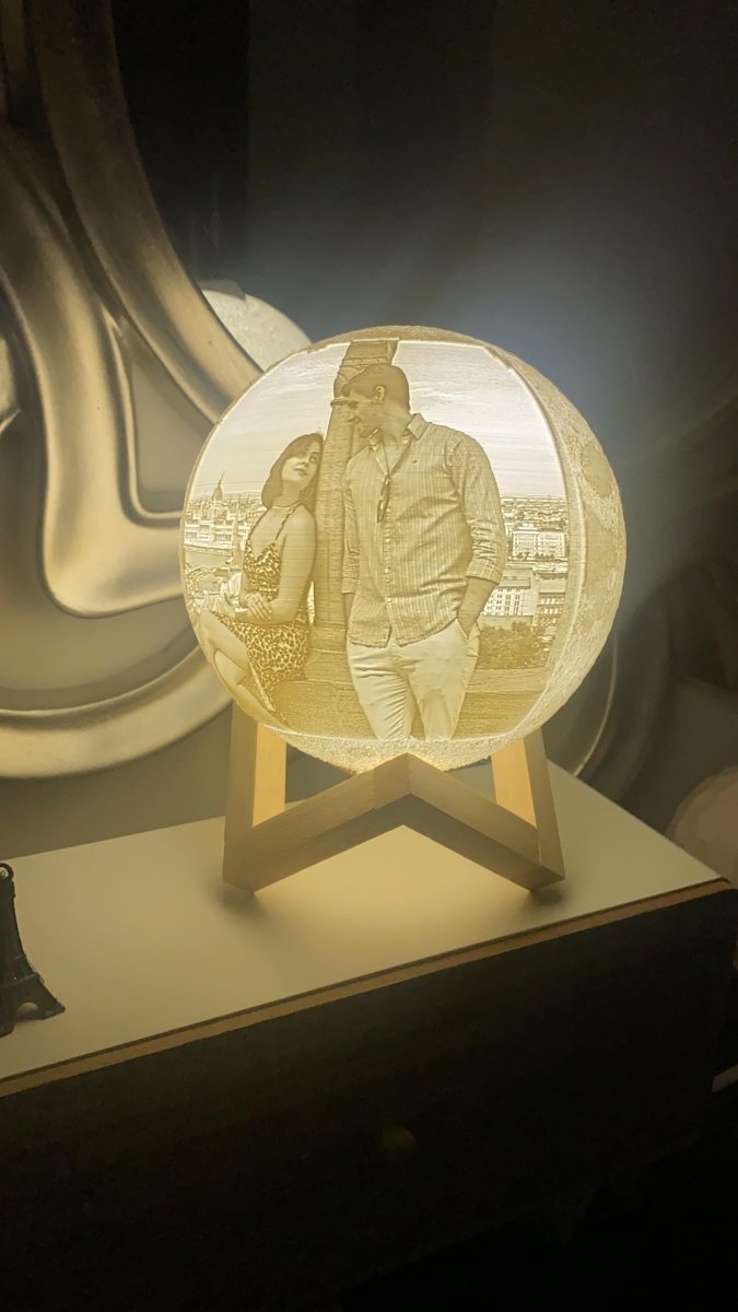 Lámpara Luna 3D Personalizada con Foto Grabada | 16 Colores LED | Regalo Único - Impresión y Regalos 3D