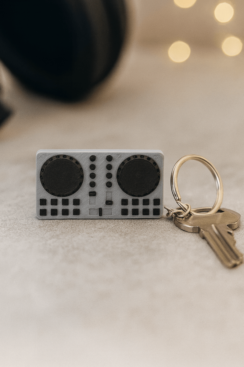 Llavero DJ Mesa de Mezclas en 3D – Personalizable en Varios Colores con Argolla Incluida - Impresión y Regalos 3D