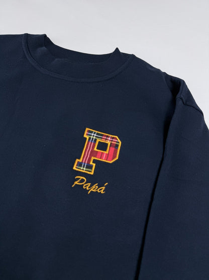 Sudadera personalizada con inicial en tela y nombre bordado